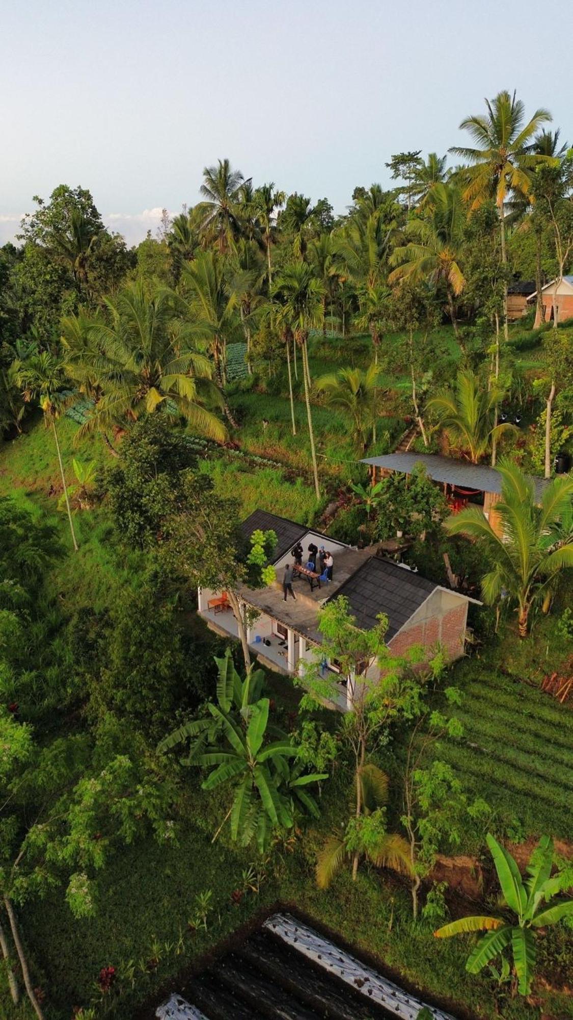 Tetebatu Fullmoon Hotel Exterior photo